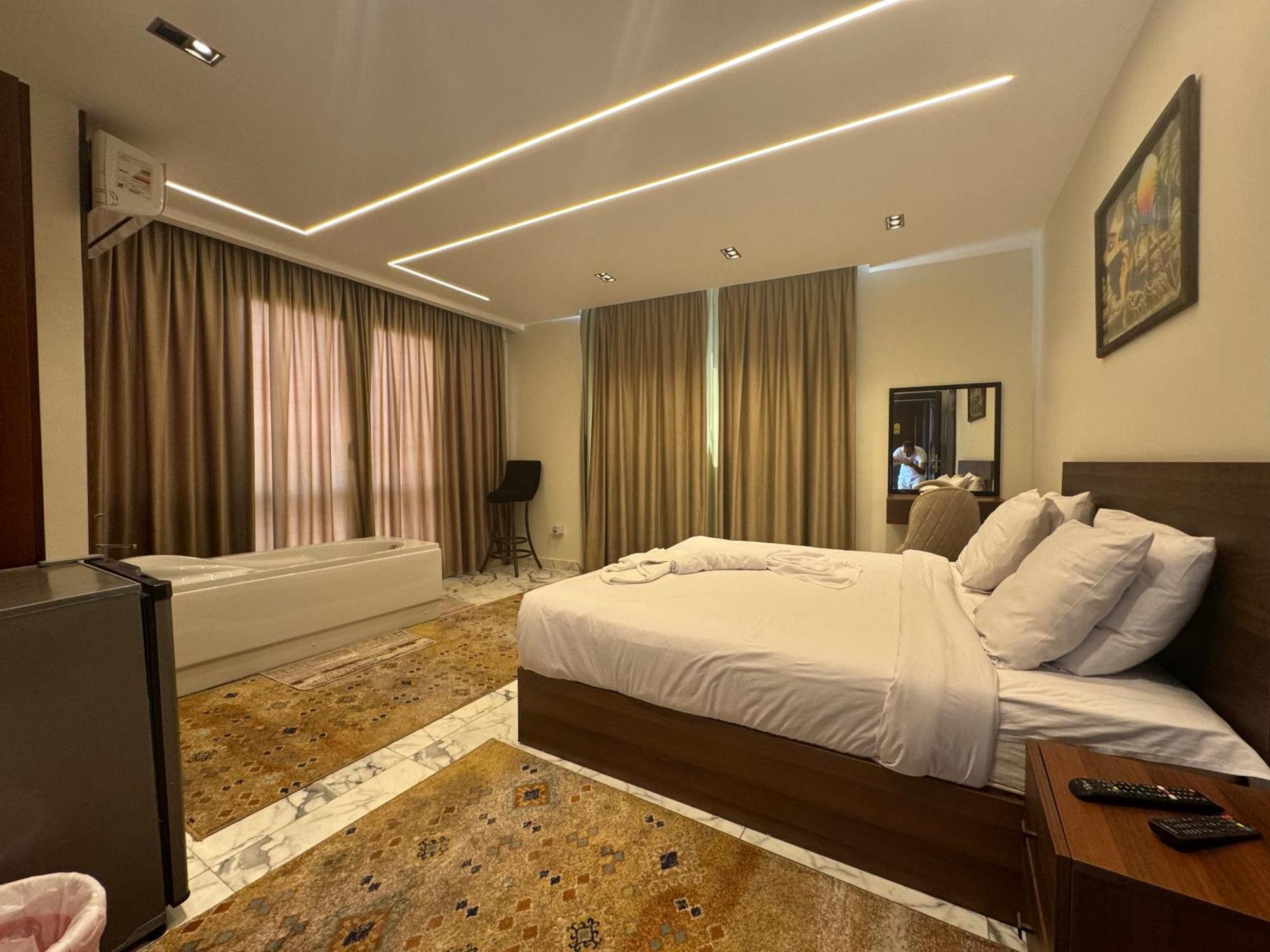 Unique Pyramids Boutique Inn Kafrat al Jabal Exterior photo